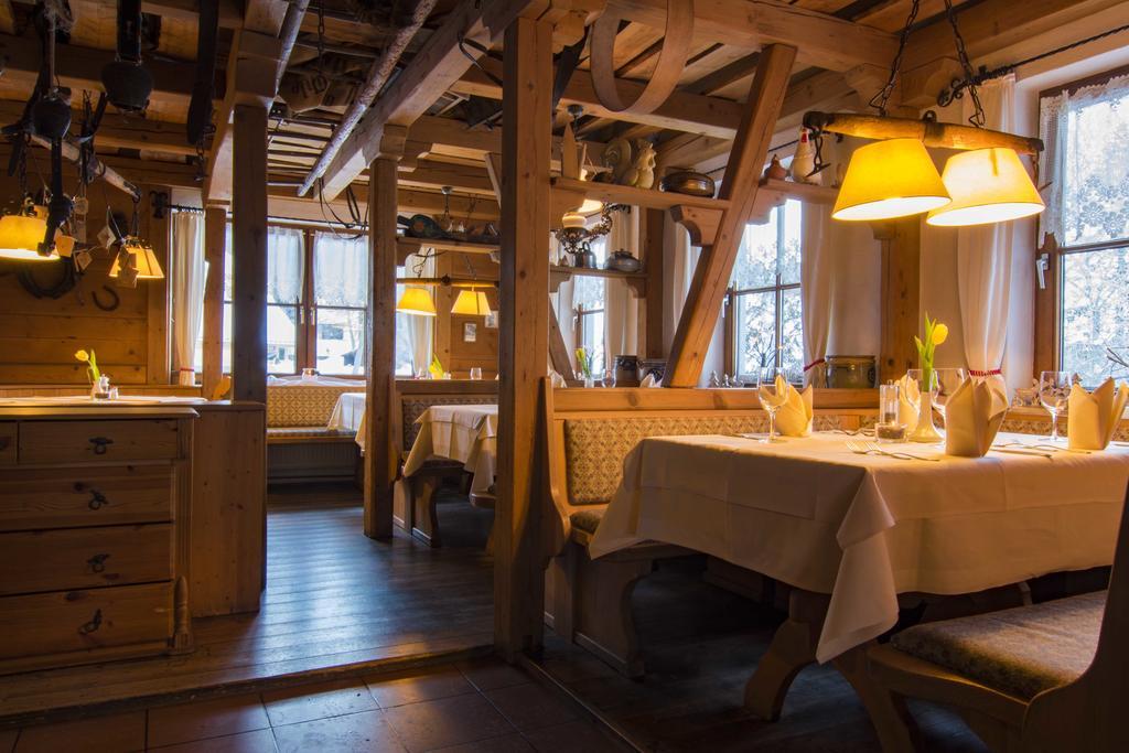 Hotel & Restaurant Gruner Baum - Die Grune Oase Am Feldberg เฟลด์แบร์ก ภายนอก รูปภาพ